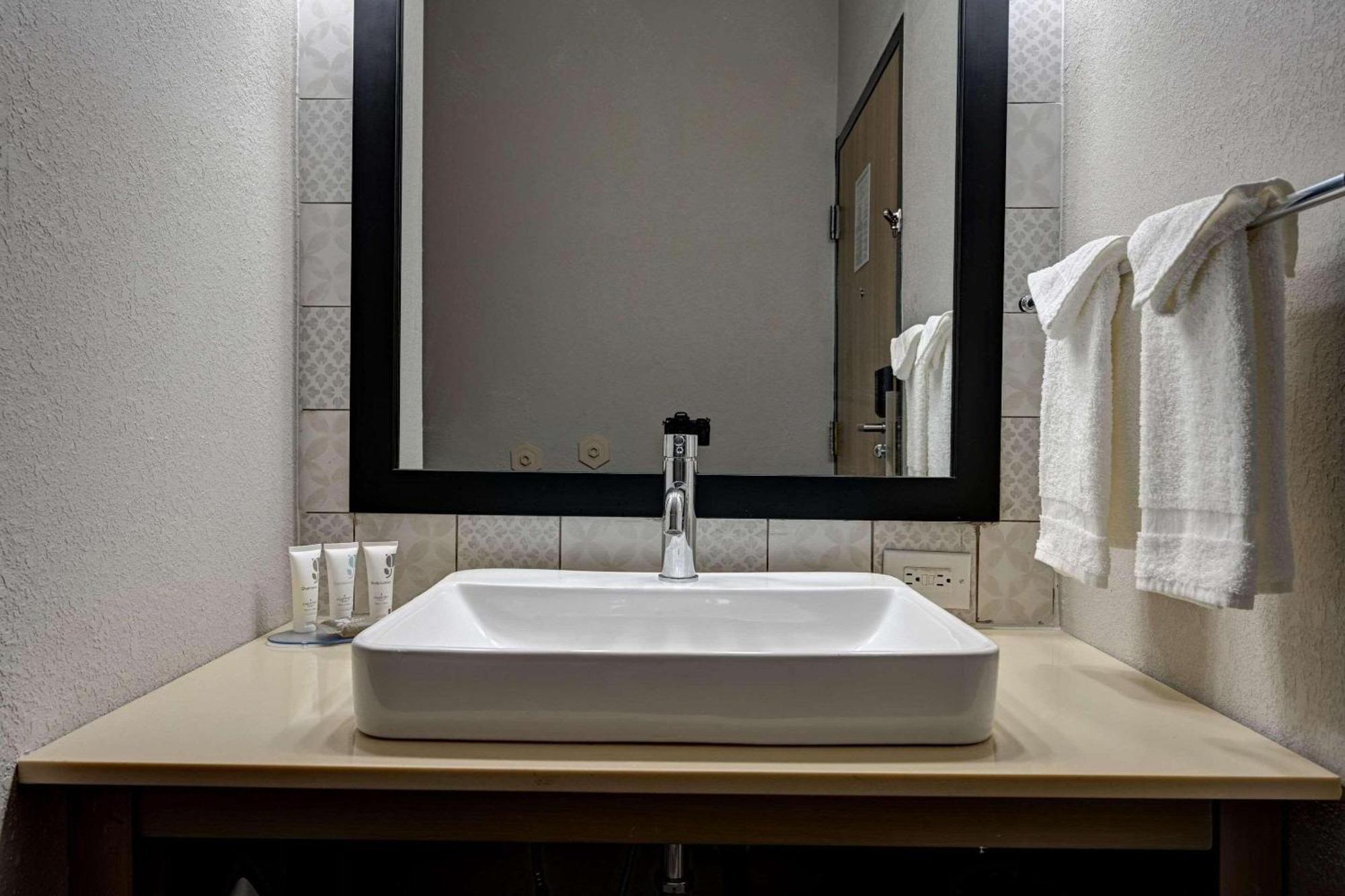 Country Inn & Suites By Radisson, Pierre, Sd Экстерьер фото